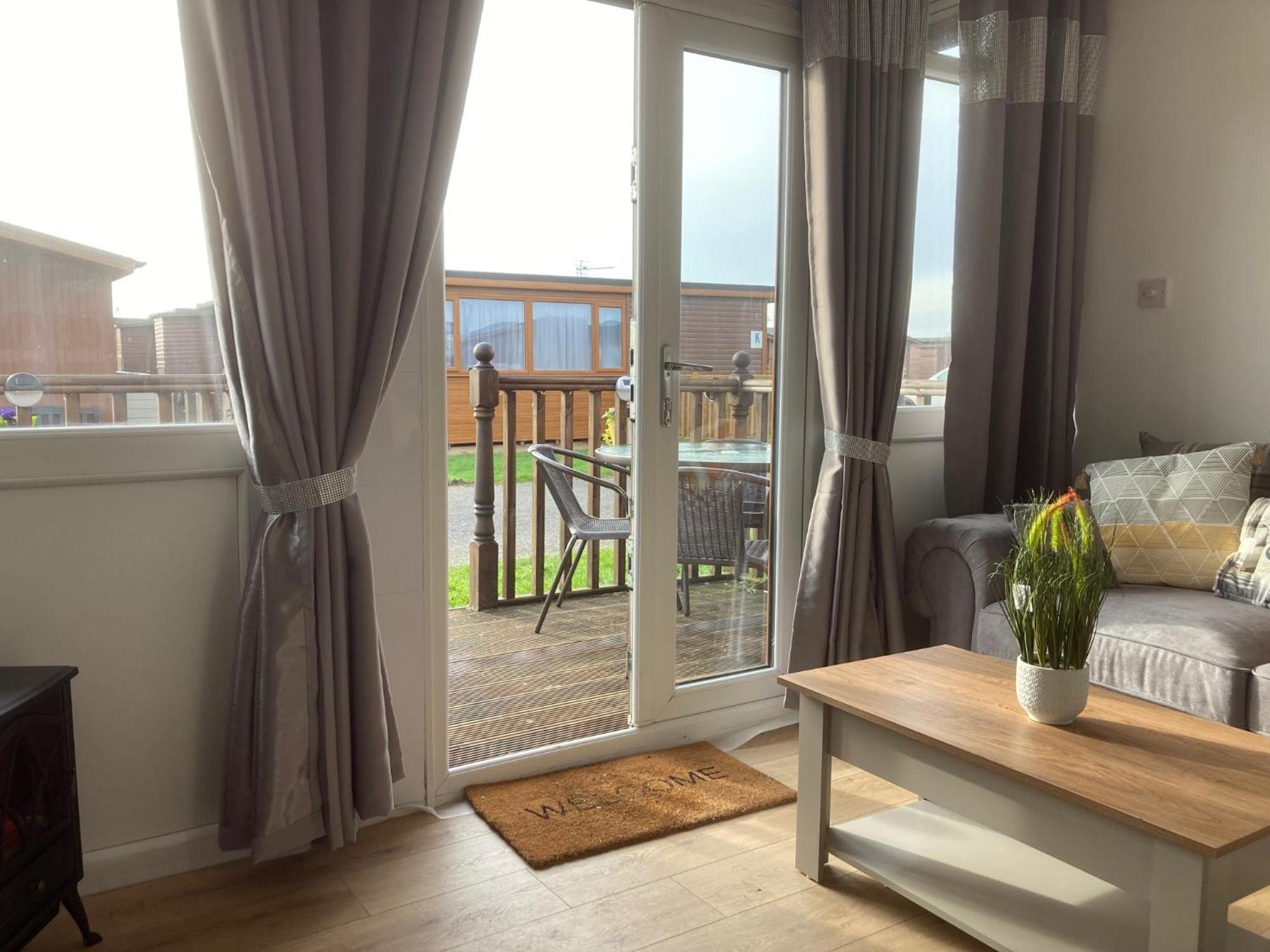 J16 Mablethorpe Pet Friendly Chalet Екстер'єр фото