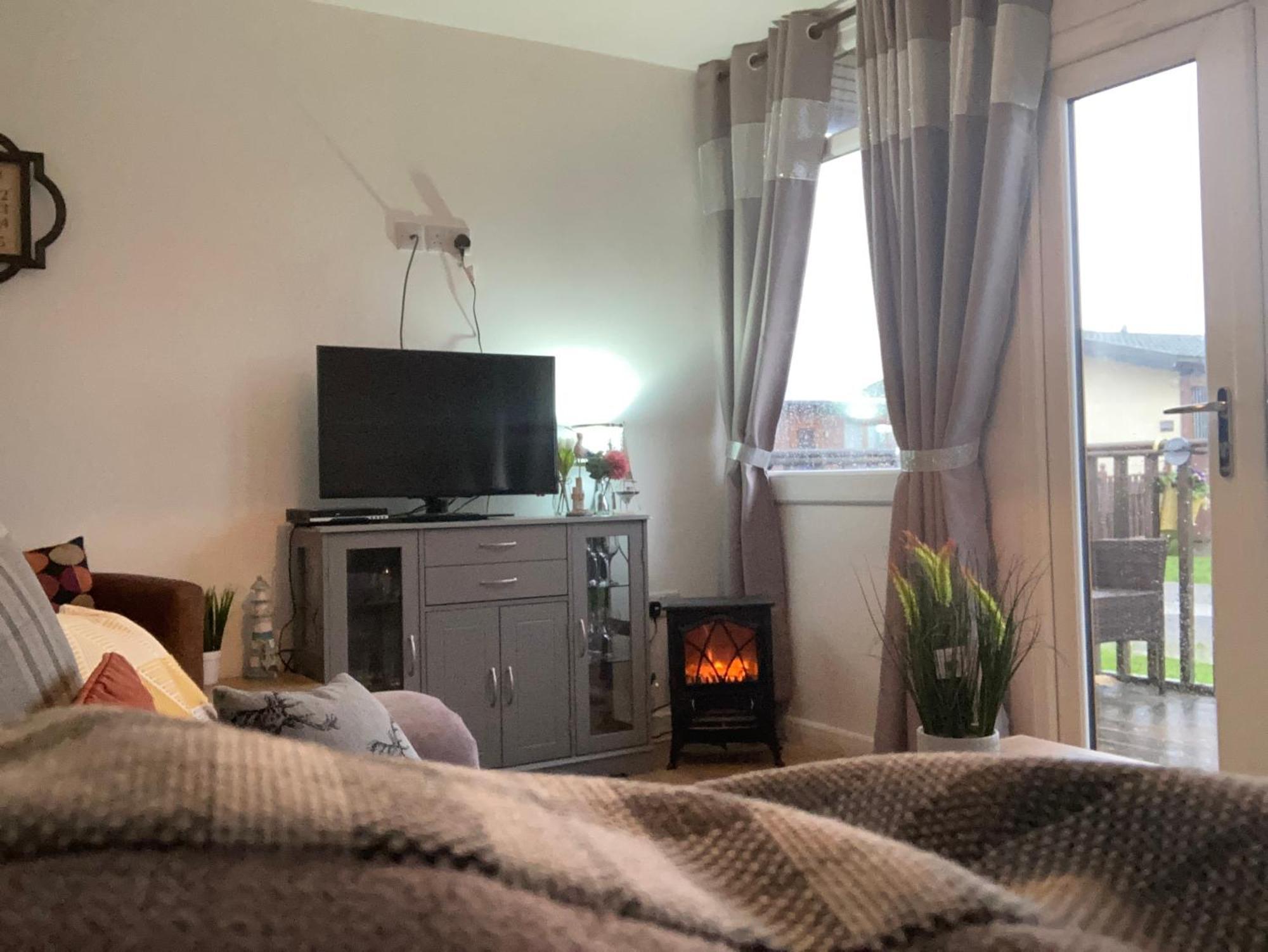 J16 Mablethorpe Pet Friendly Chalet Екстер'єр фото