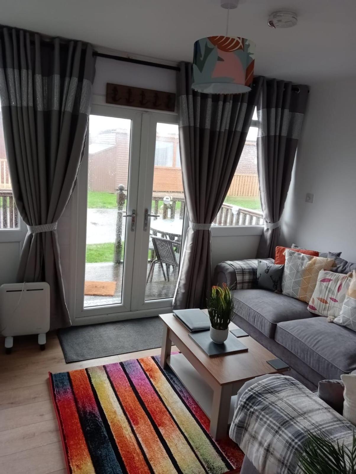 J16 Mablethorpe Pet Friendly Chalet Екстер'єр фото